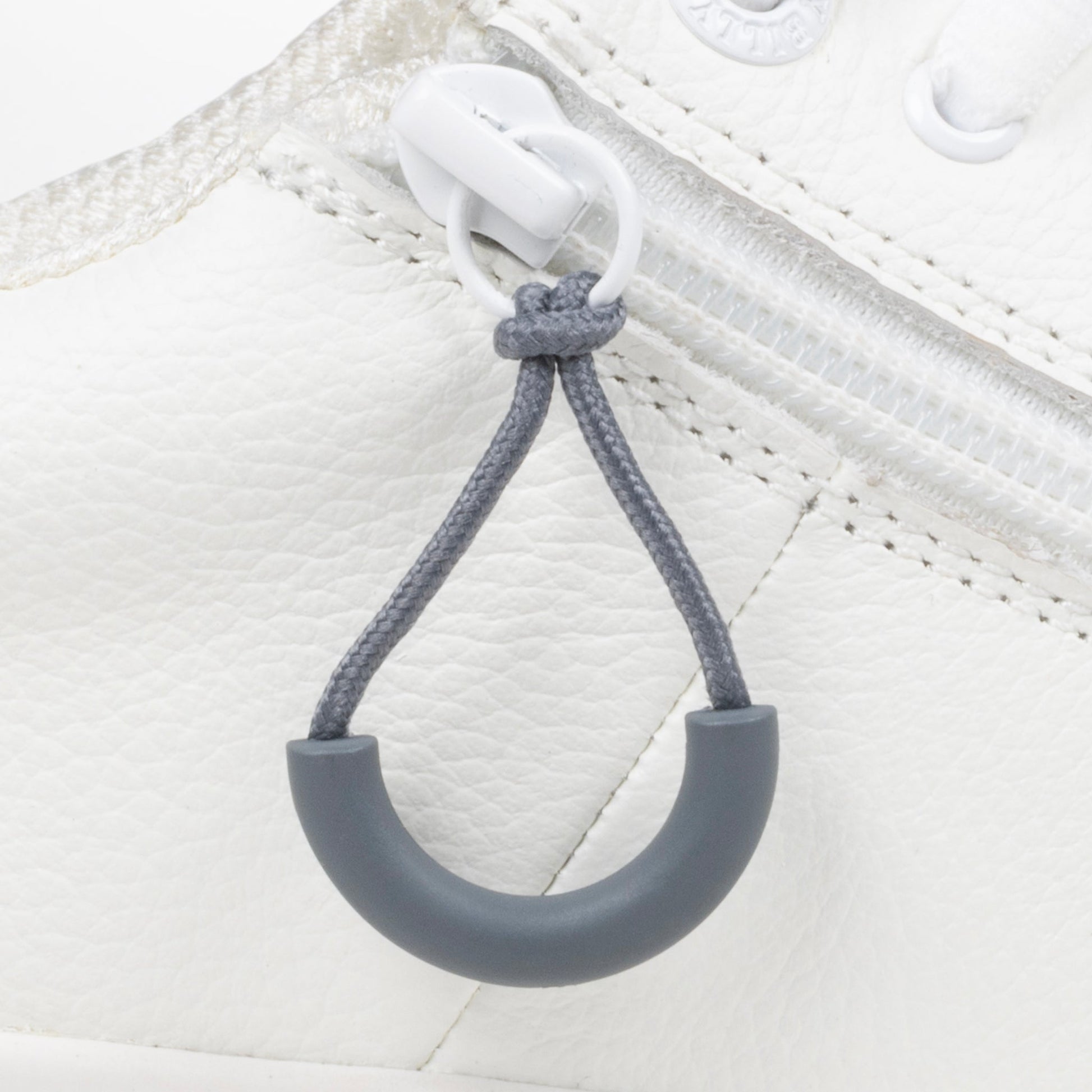  Charcoal BILLY Loop Zipper Pull